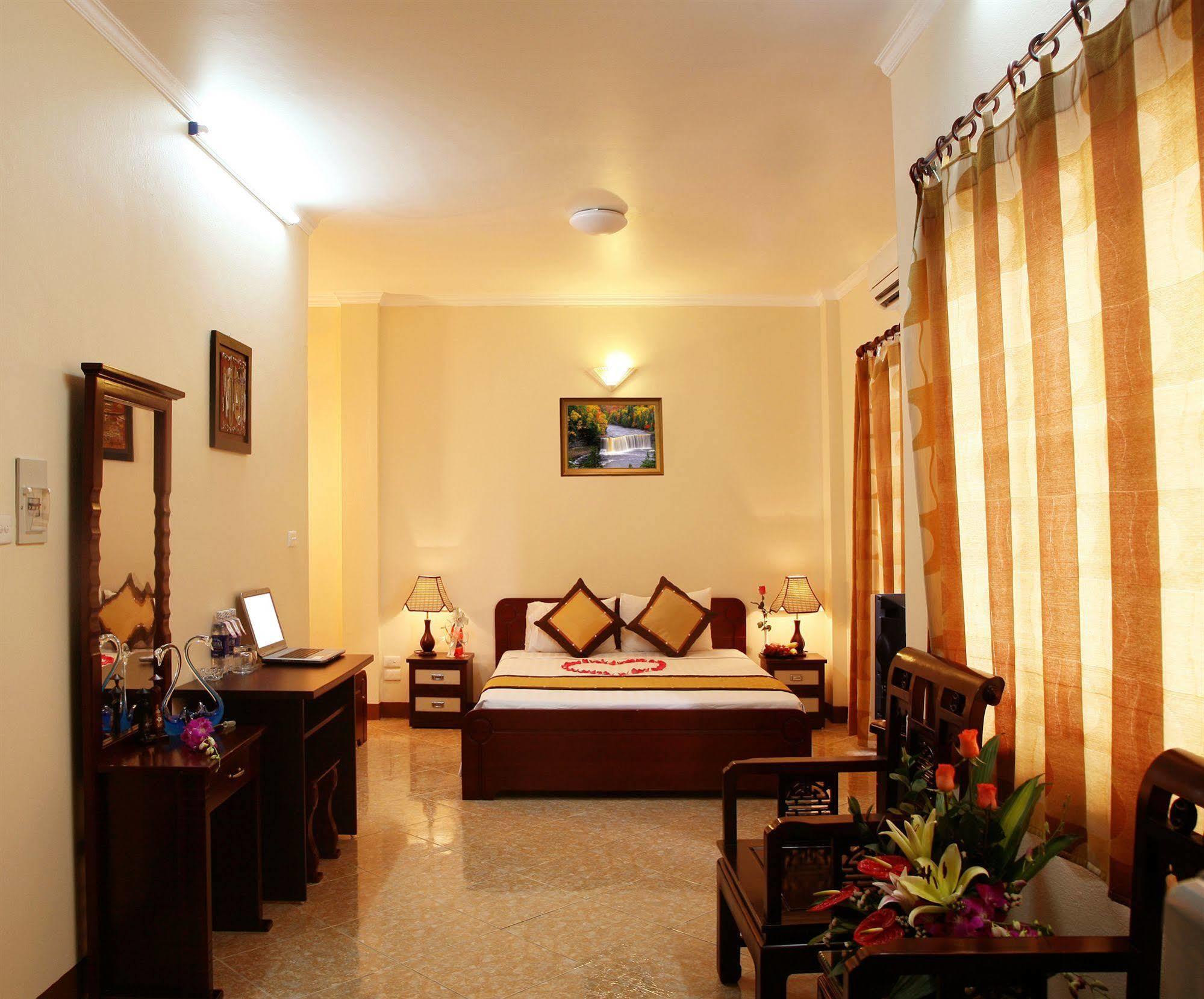 Royal Holiday Hanoi Hotel Екстер'єр фото